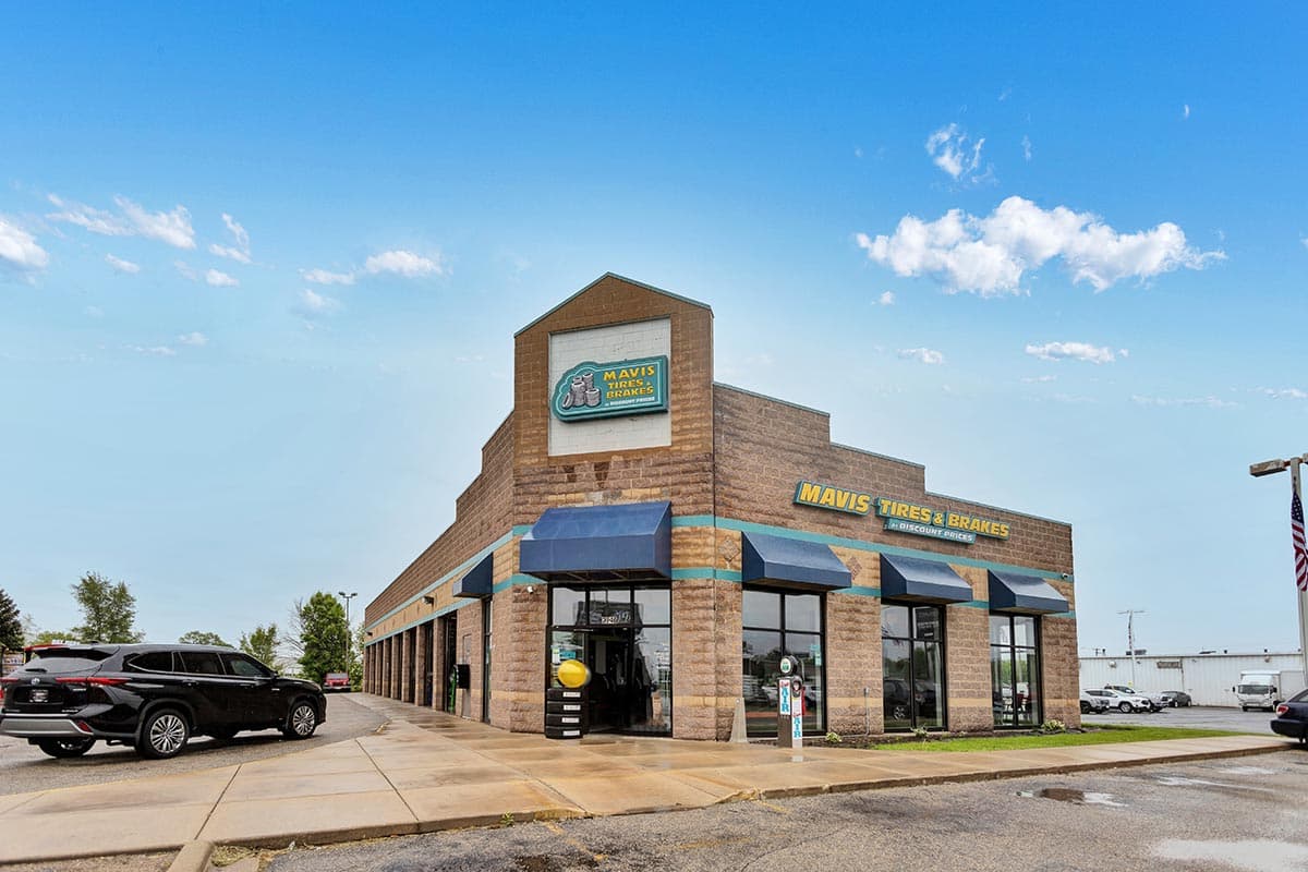 Store_1110 Tire Shop & Auto Repair in Beloit, Wisconsin