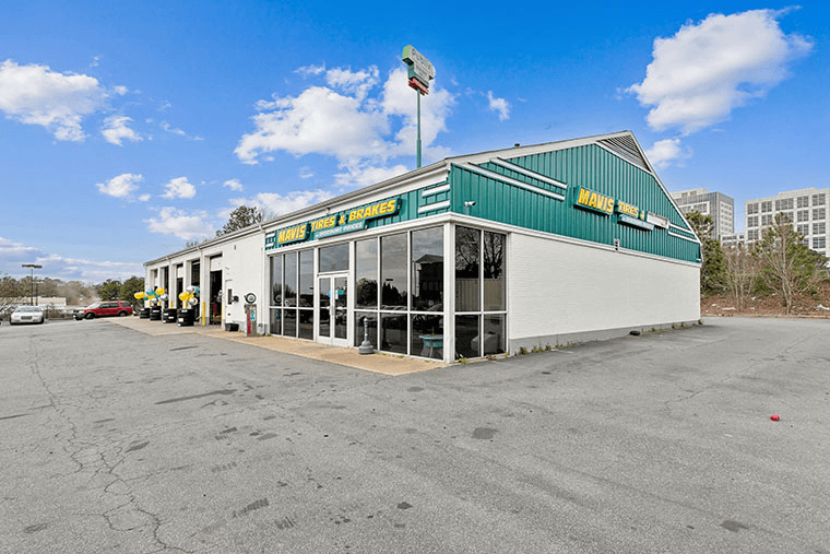 Store_2015 Tire Shop & Auto Repair in Atlanta (Cumberland), Georgia