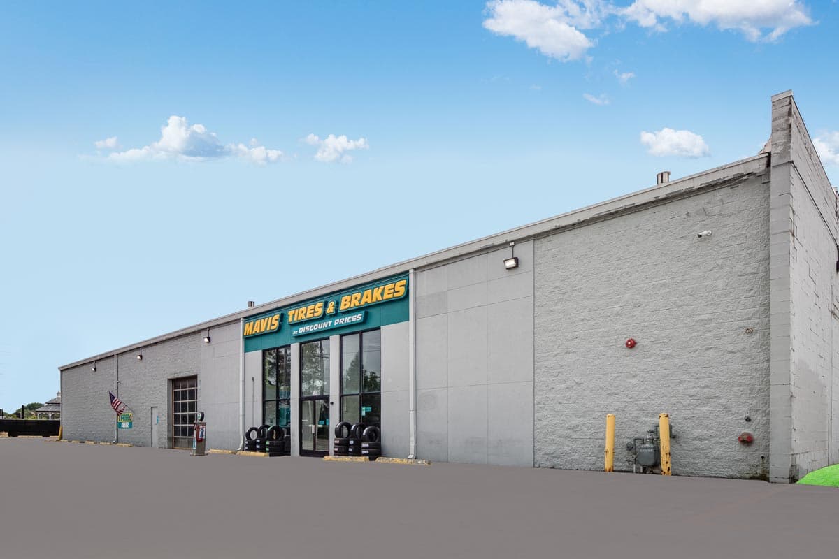 Store_1075 Tire Shop & Auto Repair in Oak Lawn, Illinois