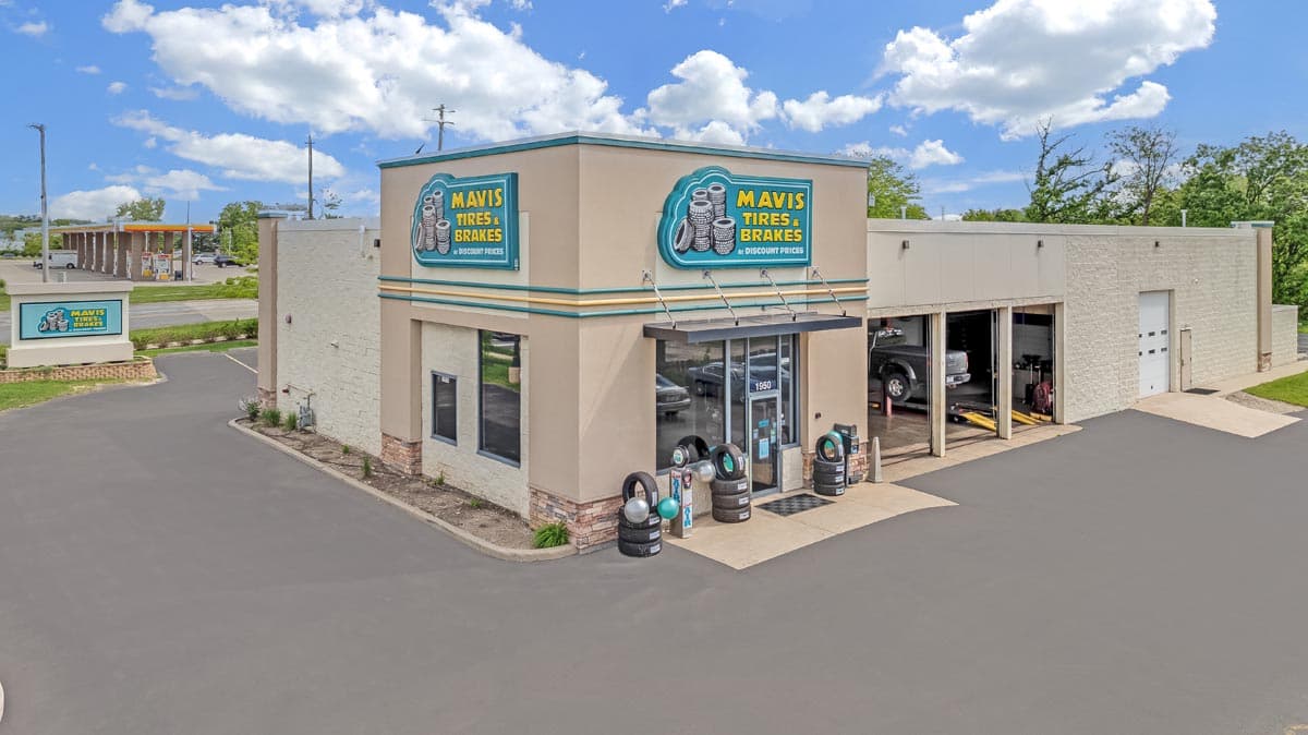 Store_1078 Tire Shop & Auto Repair in Round Lake Beach, Illinois